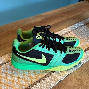 KB Mentality Nike Poison Green Size 11